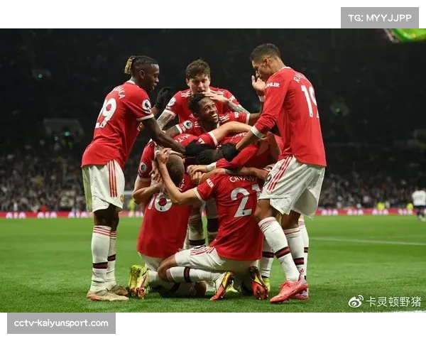 战术变阵:见势不妙,阿隆索第35分钟即用边翼卫换下中卫,改打四后卫